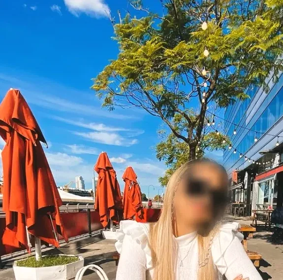 Ayse, 29