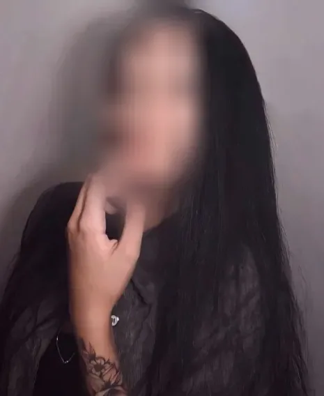 Elena, 25