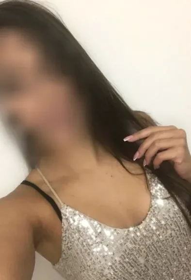 Fatma, 24