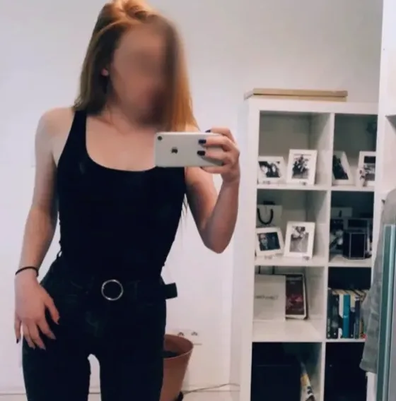 Julia, 36