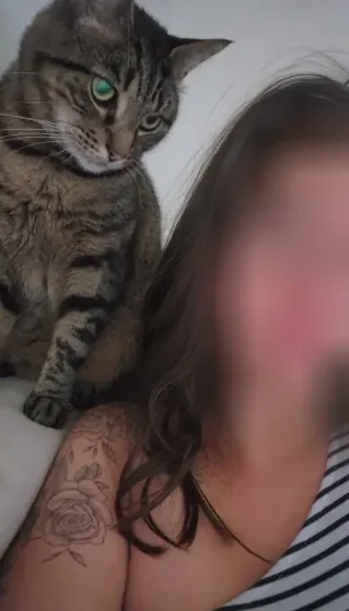 Kim, 28