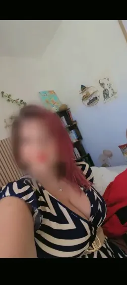 Lara, 40