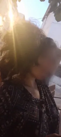 Manuela, 40