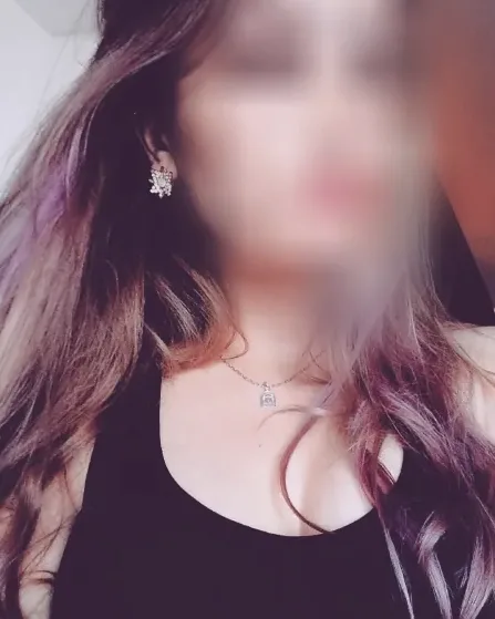 Stefanie, 32